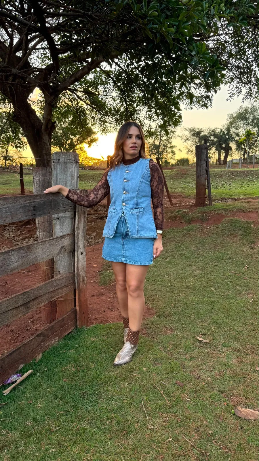 Imagem secundária de Blusa jeans 