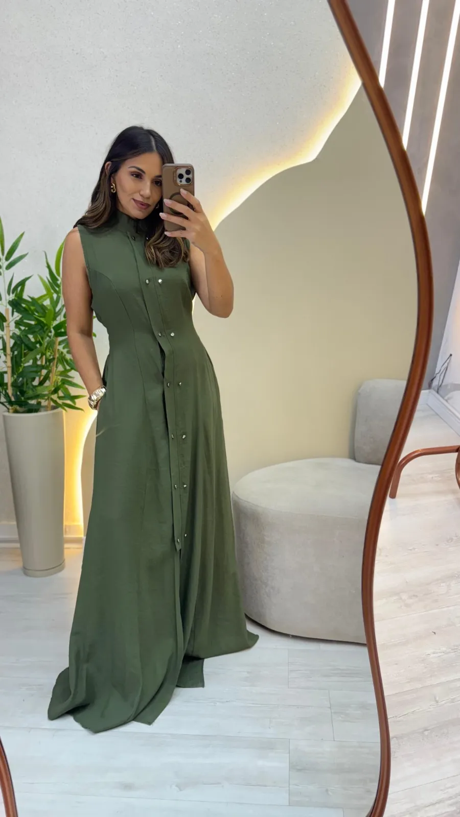 Imagem secundária de Vestido longo botão 