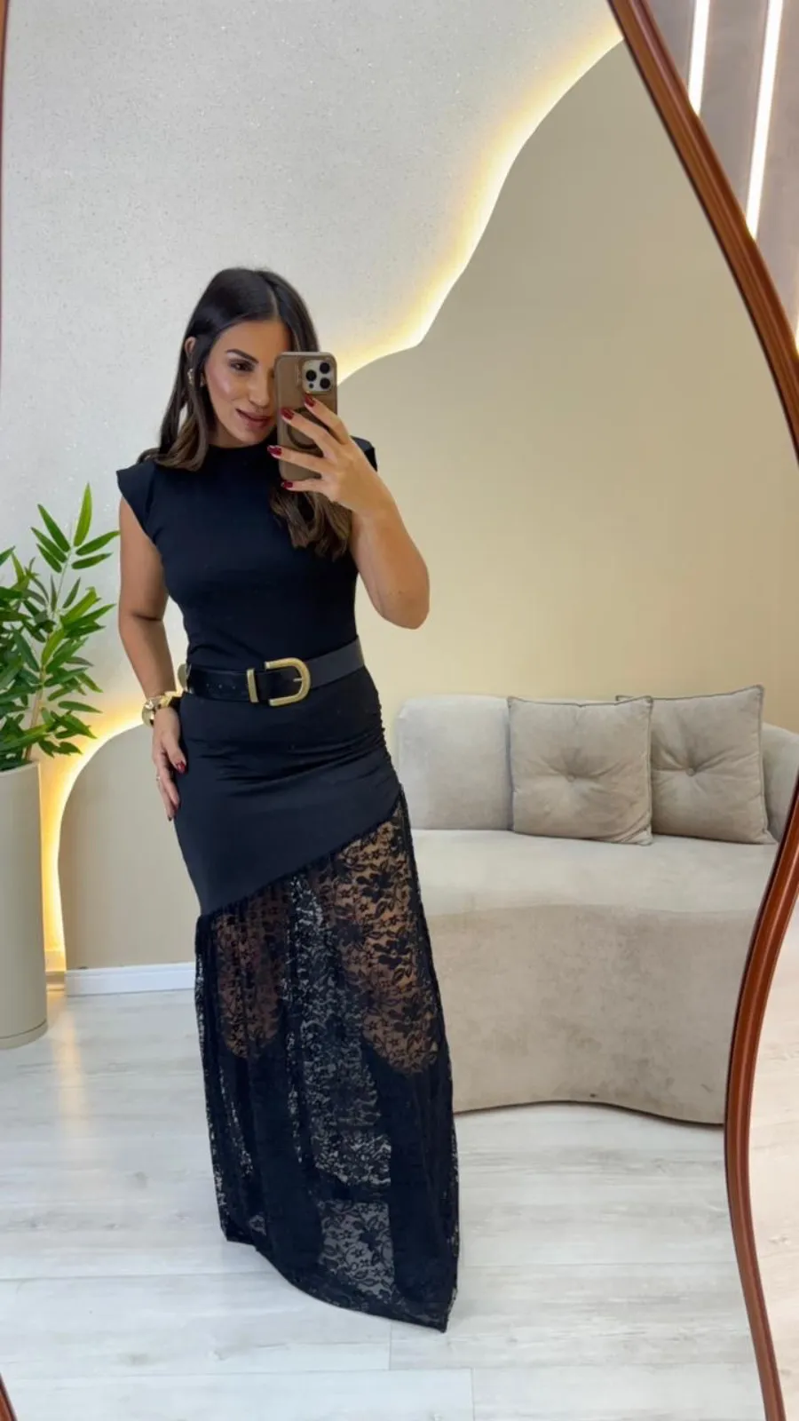 Vestido longo preto com renda